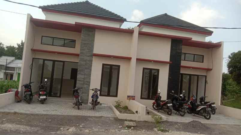 dijual rumah palemwatu menganti gresik