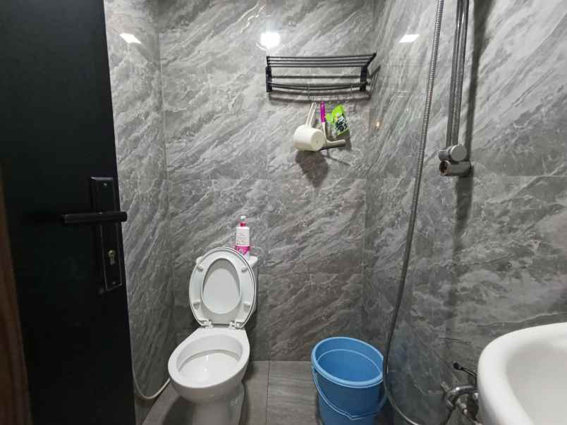 dijual rumah pancoran mas depok