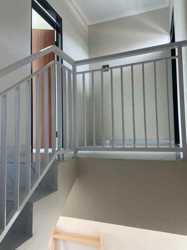 dijual rumah pekayon