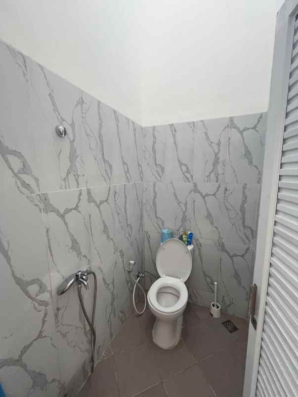 dijual rumah perigi poncol bedahan depok