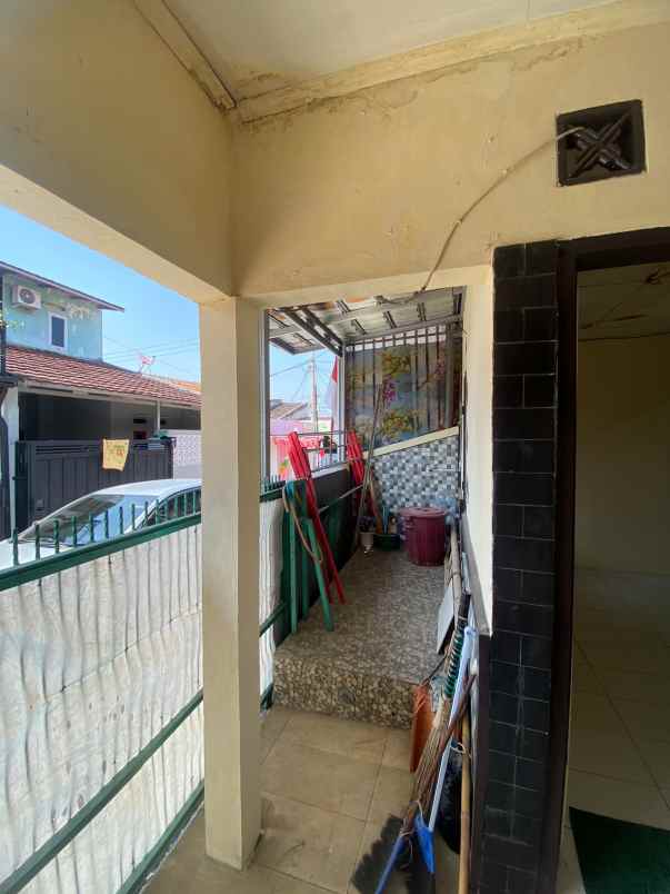 dijual rumah perum bumi inti persada