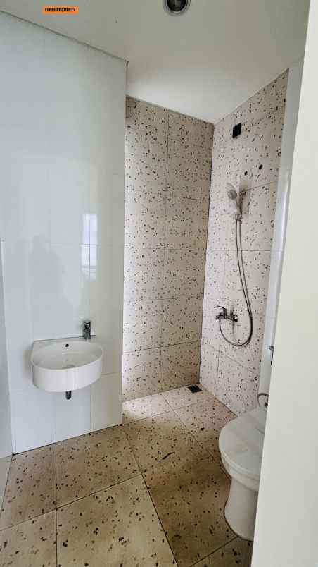 dijual rumah perumahan bukit golf