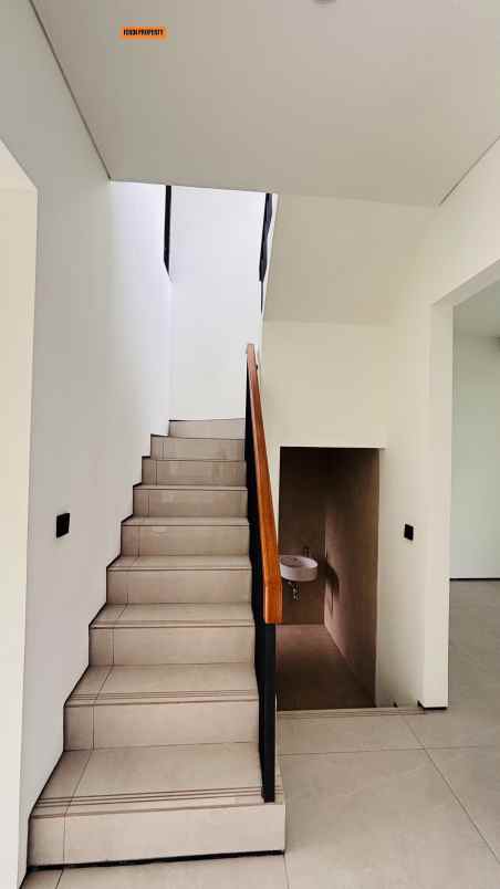 dijual rumah perumahan bukit golf