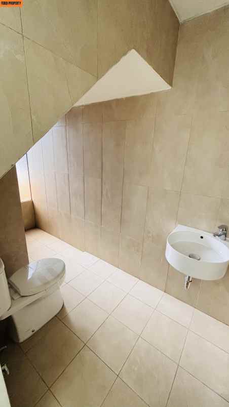 dijual rumah perumahan bukit golf