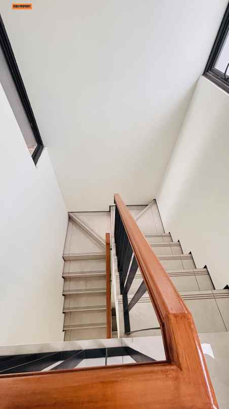 dijual rumah perumahan bukit golf