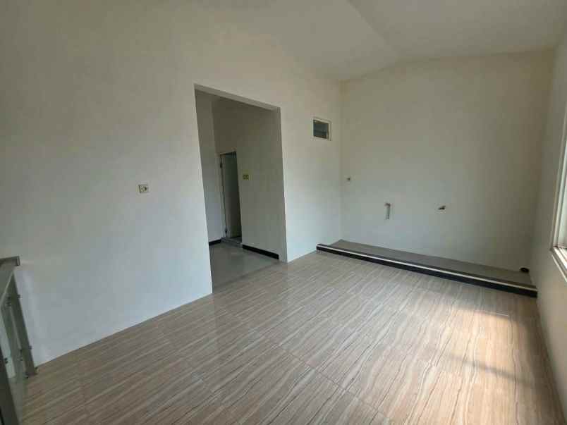dijual rumah perumahan istana mentari