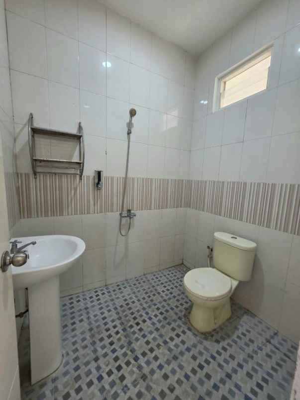 dijual rumah perumahan istana mentari