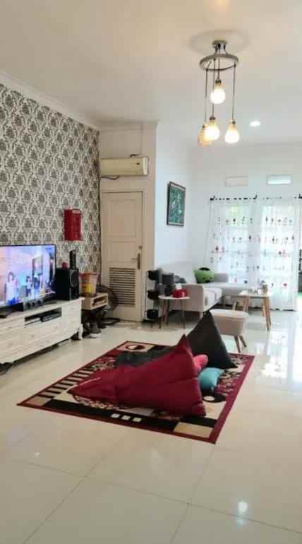 dijual rumah perumahan puri palma araya