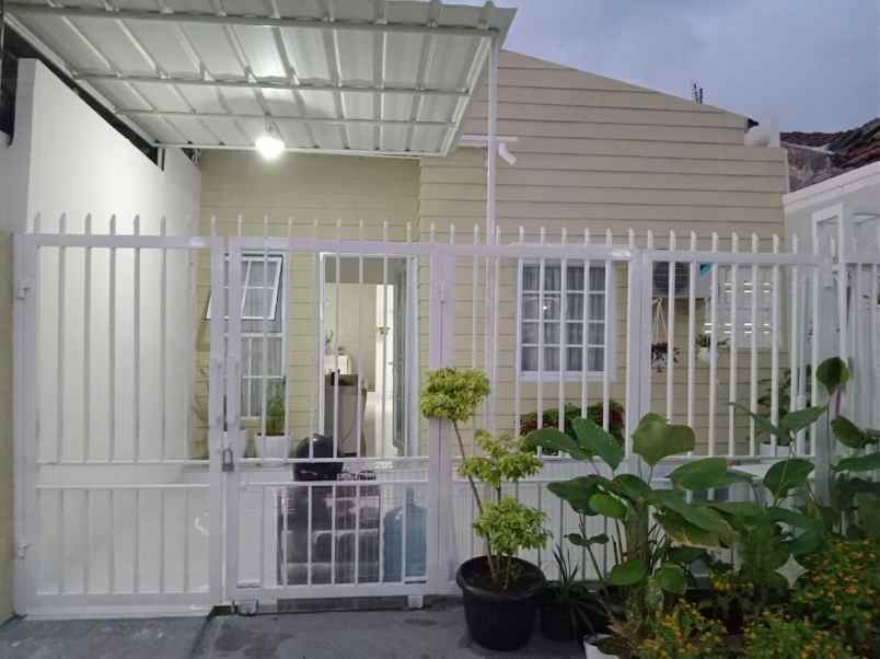 dijual rumah perumahan villa indah