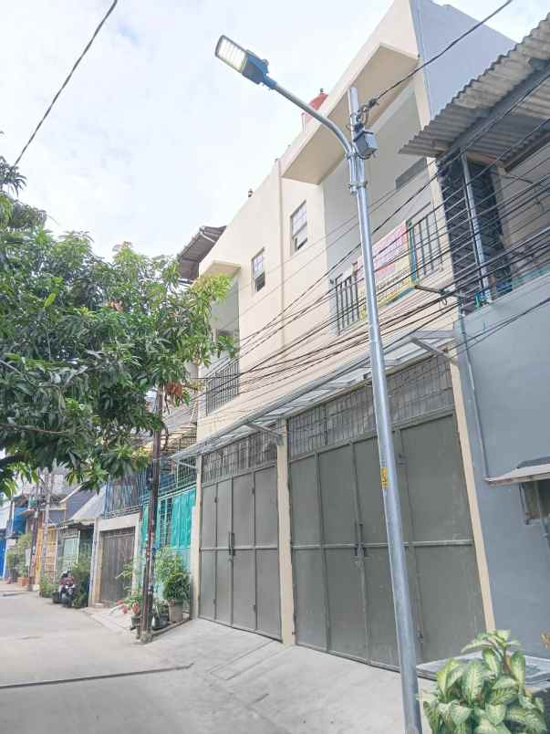 dijual rumah pinggir jalan jelambar duta mas