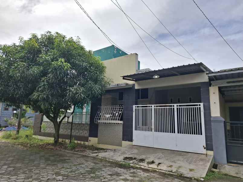 dijual rumah pojok dekat kampus uin jember