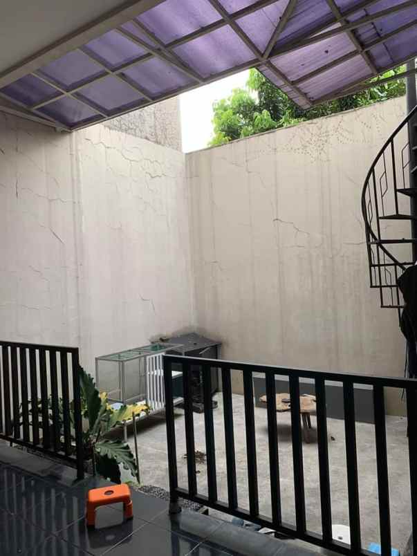 dijual rumah pondok hijau