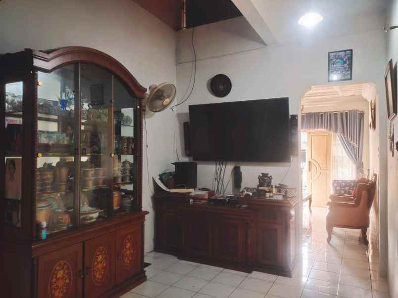 dijual rumah pondok kelapa