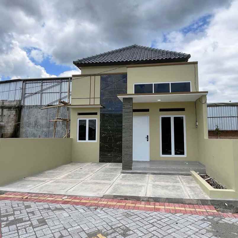 dijual rumah pucangsawit jebres surakarta