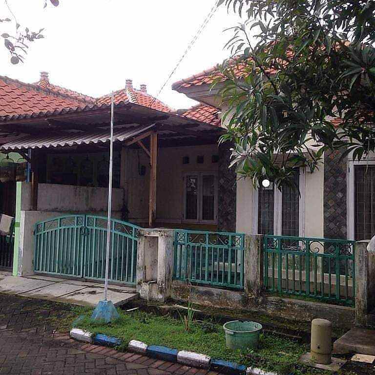 dijual rumah puri surya jaya