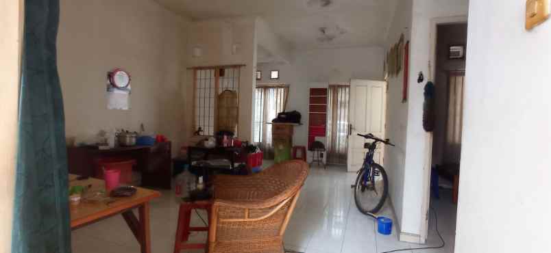 dijual rumah puri surya jaya