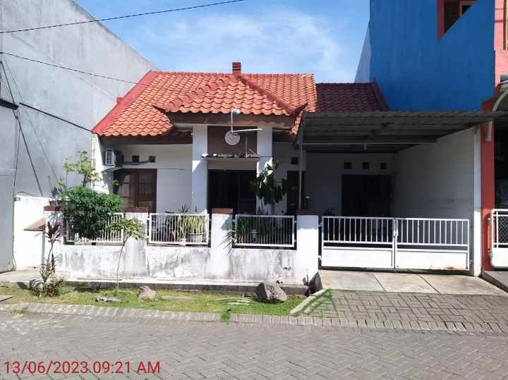 dijual rumah puri surya jaya