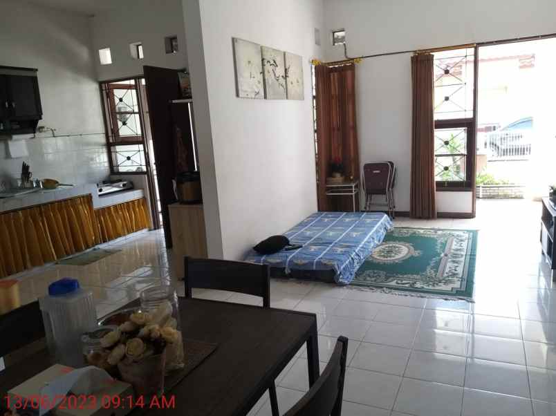 dijual rumah puri surya jaya