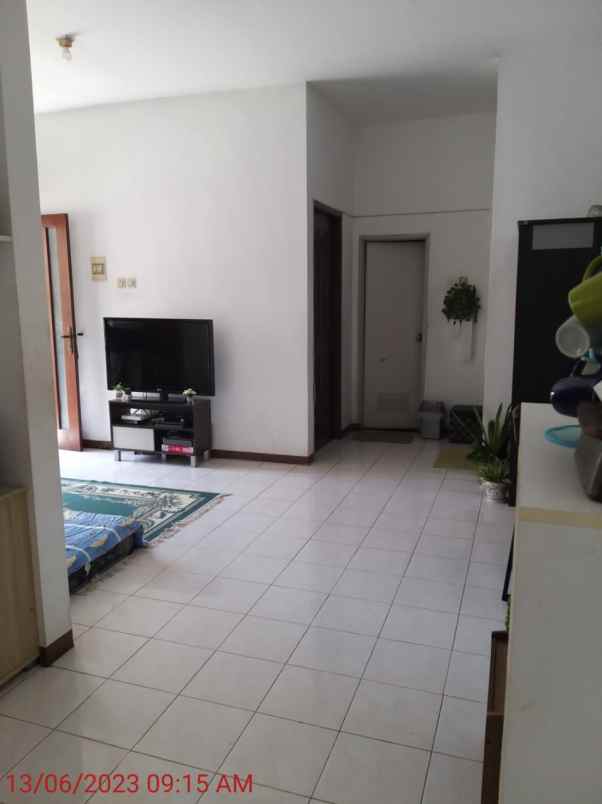 dijual rumah puri surya jaya