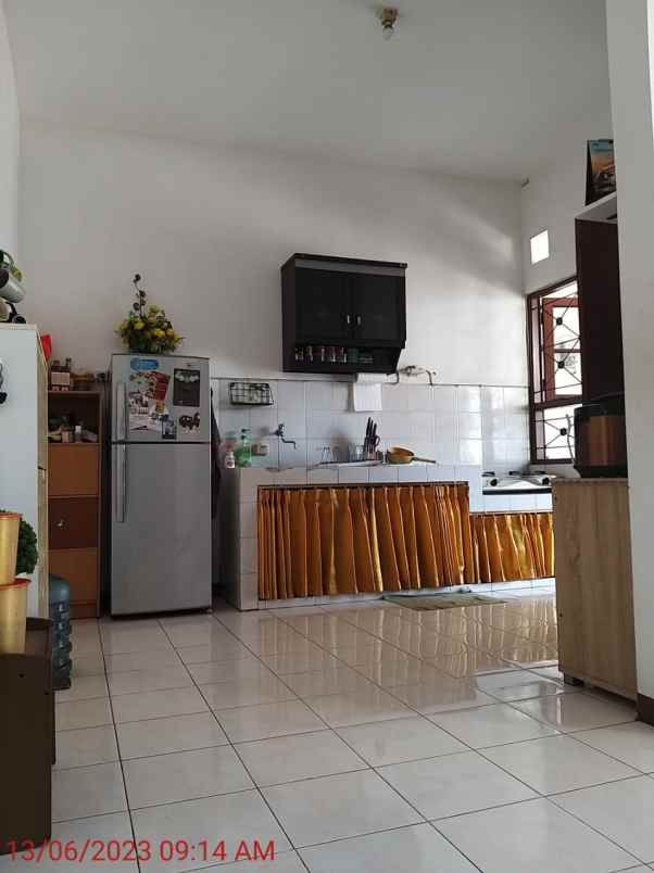 dijual rumah puri surya jaya
