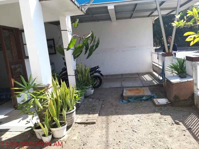 dijual rumah puri surya jaya