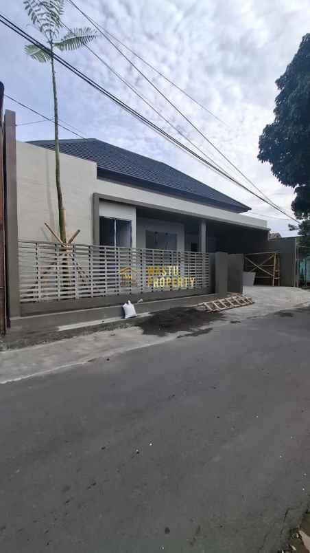 dijual rumah purwomartani kec kalasan