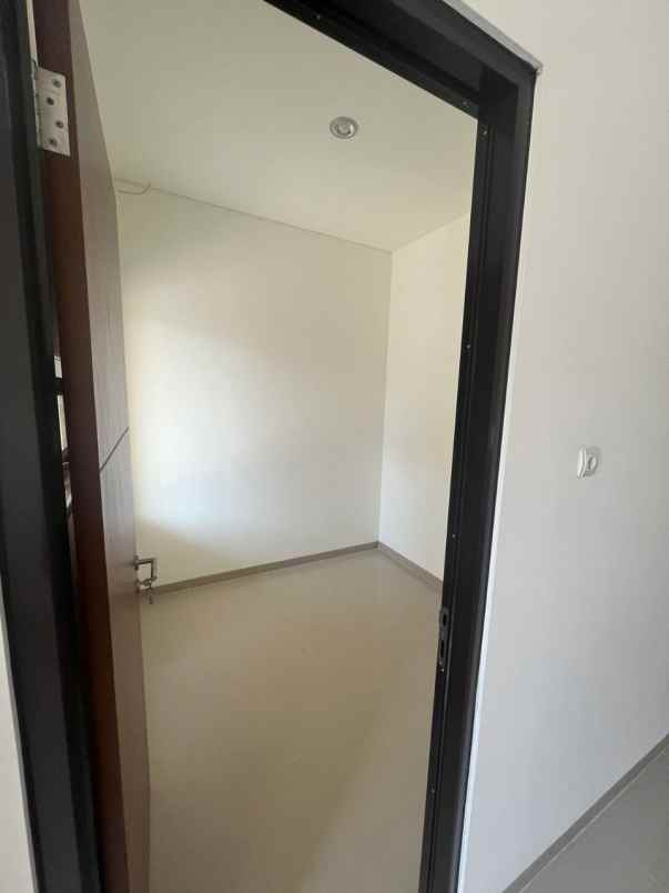 dijual rumah radar auri