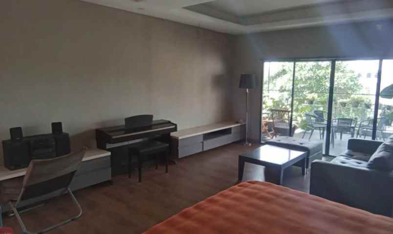 dijual rumah raffless hills cibubur