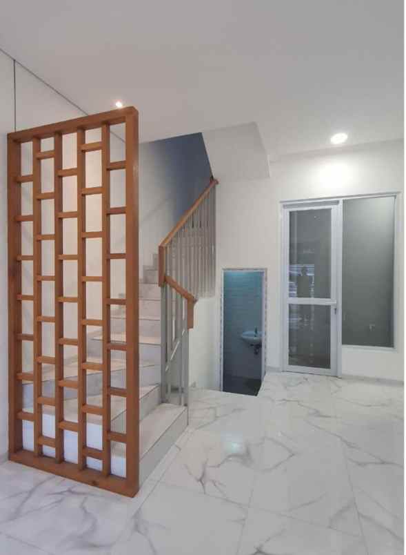 dijual rumah rangkapan jaya