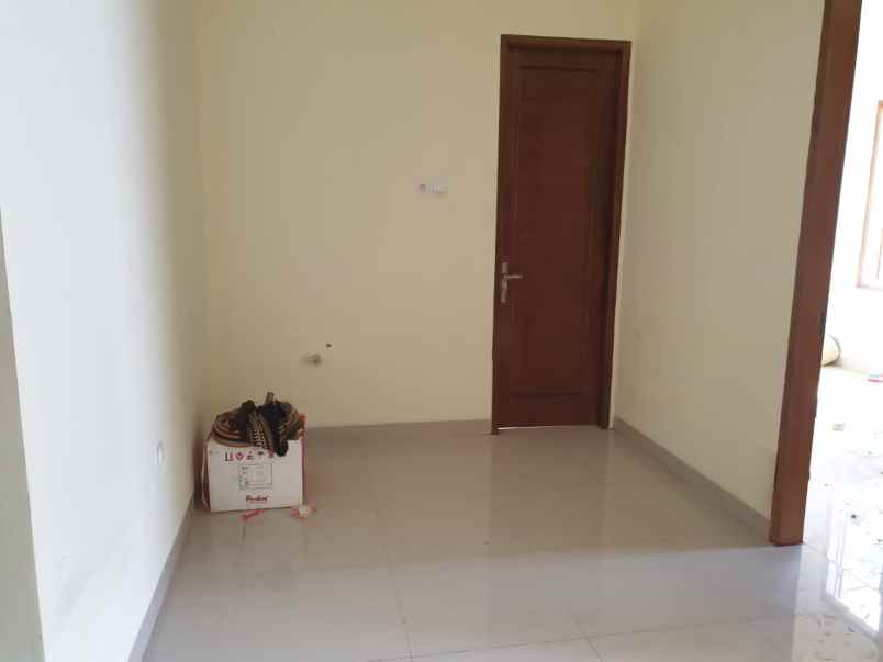 dijual rumah rawamangun