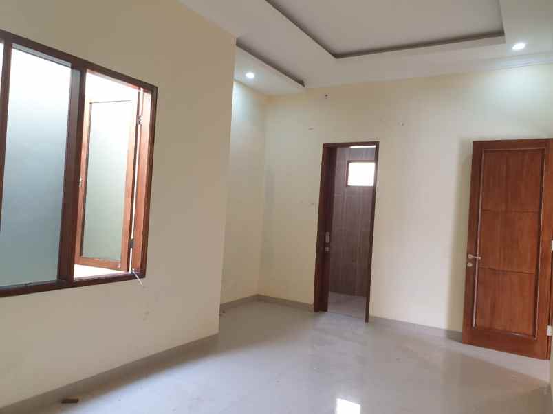 dijual rumah rawamangun