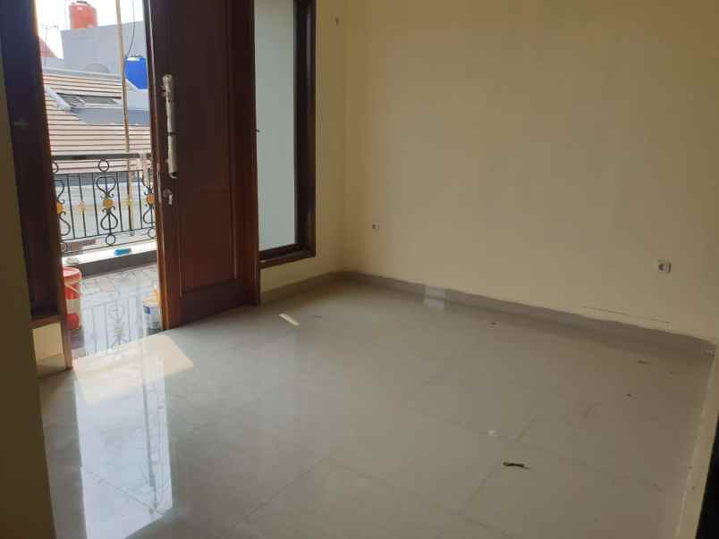 dijual rumah rawamangun