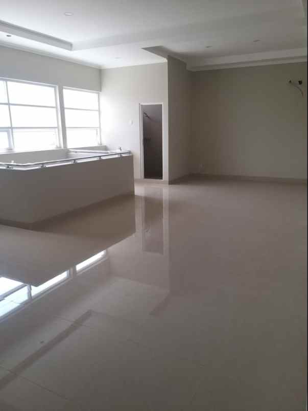 dijual rumah raya ngagel jaya utara