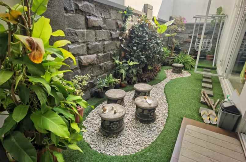 dijual rumah roya residence kel babatan