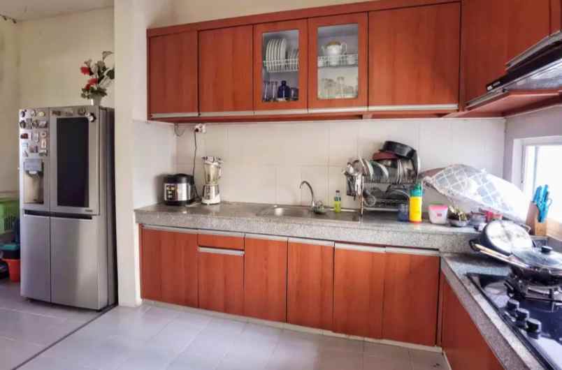 dijual rumah roya residence kel babatan