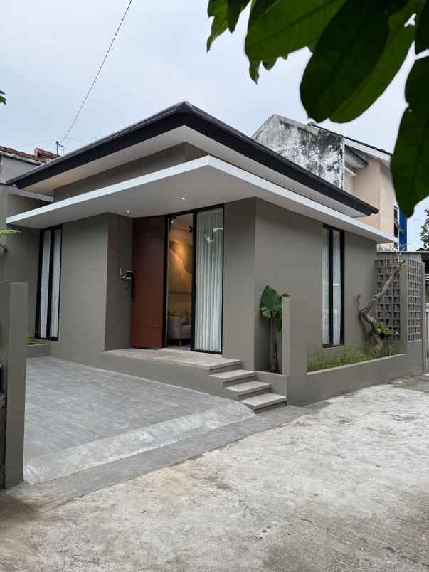 dijual rumah rs at taurot