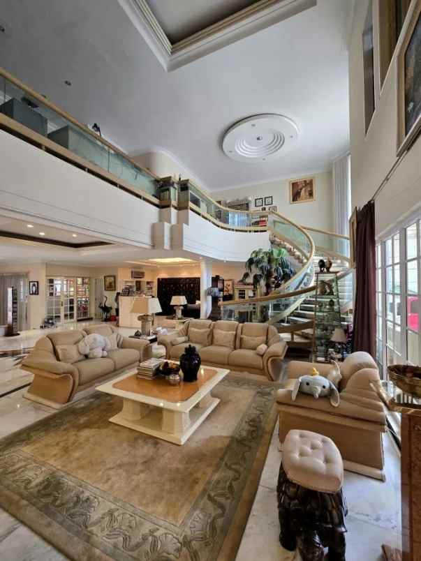 dijual rumah rumah di mega kuningan