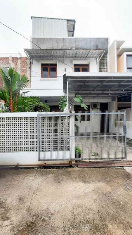 dijual rumah rumah strategis di sekitar