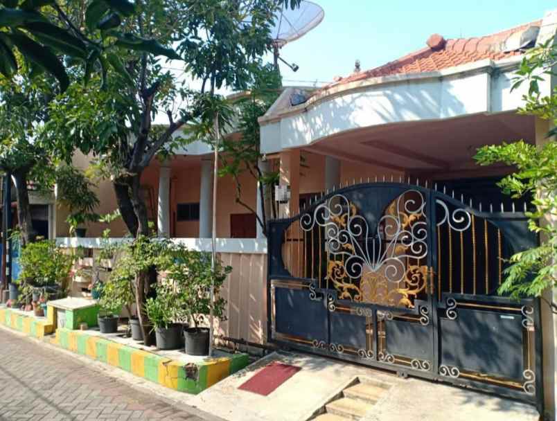 dijual rumah rungkut