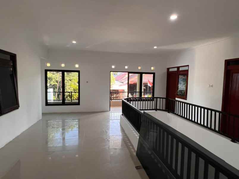dijual rumah rungkut ha