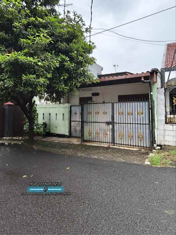 dijual rumah secondary dalam komplek akses jalan lebar