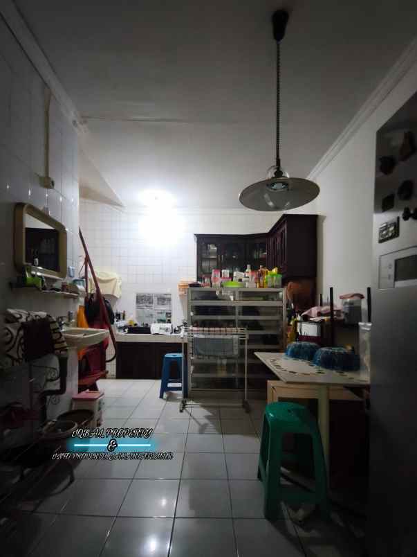 dijual rumah secondary dalam komplek akses jalan lebar
