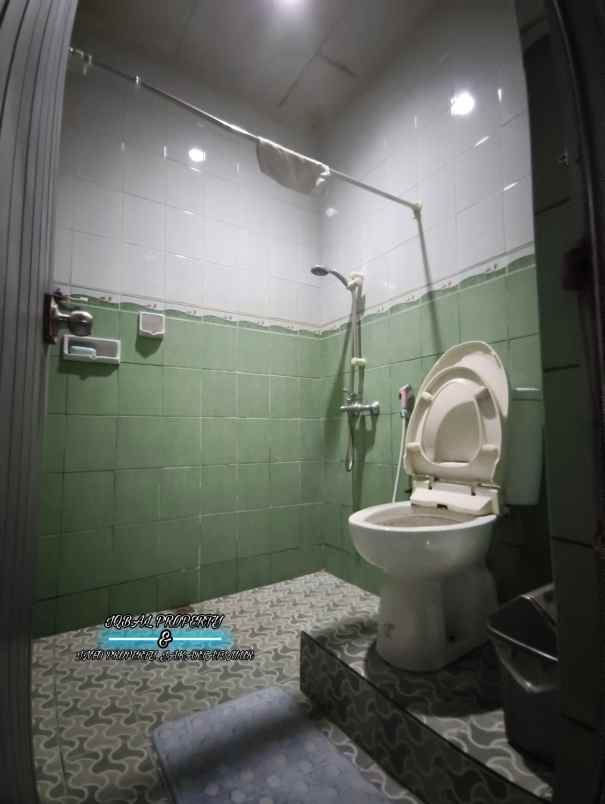 dijual rumah secondary dalam komplek akses jalan lebar