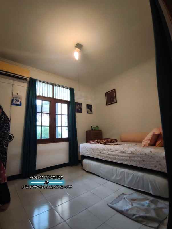 dijual rumah secondary dalam komplek akses jalan lebar