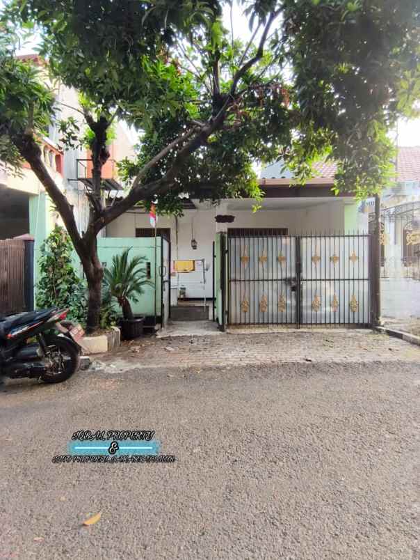 dijual rumah secondary dalam komplek akses jalan lebar