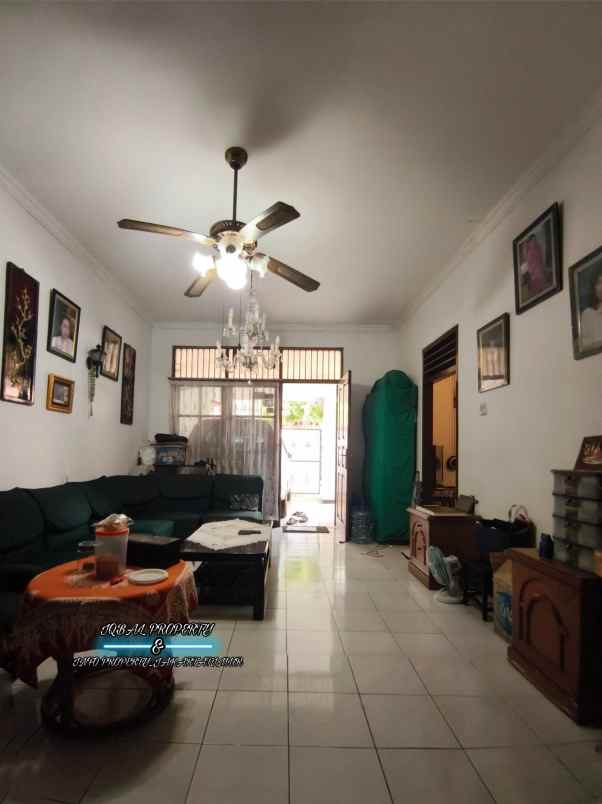 dijual rumah secondary dalam komplek akses jalan lebar