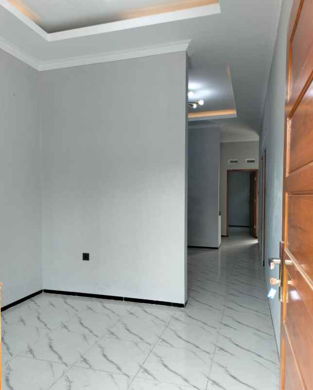 dijual rumah selomartani
