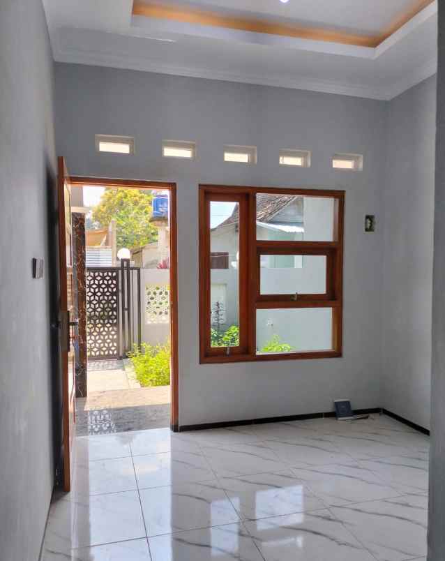 dijual rumah selomartani