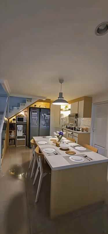 dijual rumah siap pakai di jl joe jagakarsa jaksel