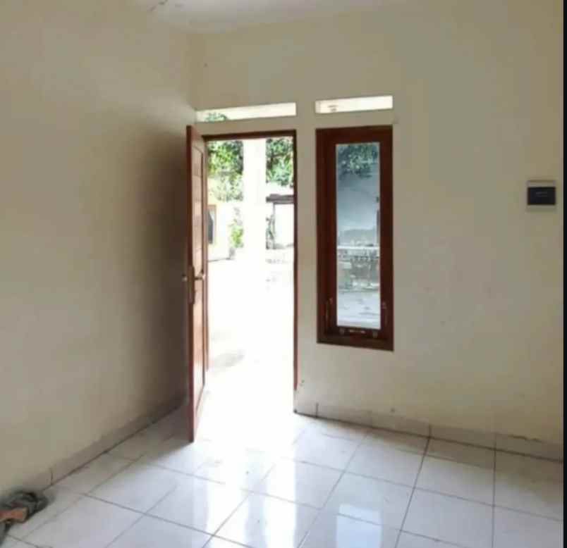 dijual rumah sidomoyo